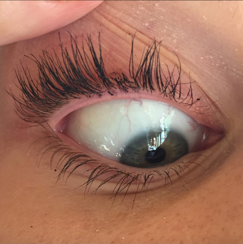 Miley Cyrus Broke Off Her Own Eyelashes Here's How To Favful