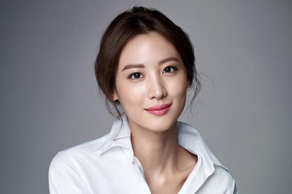 The best tricks to make foundation look like skin The best tricks to make foundation look like skin Favful