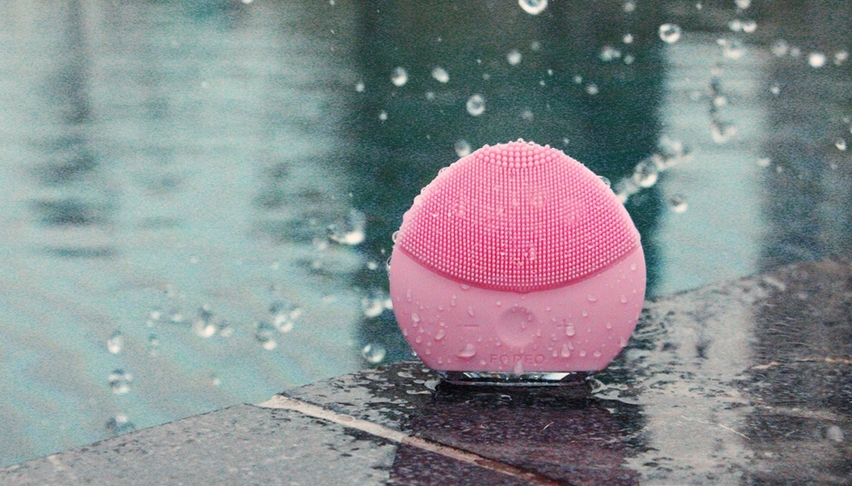 FOREO Luna Mini 2 Beauty Product Review FOREO Luna Mini 2 Beauty Product Review Favful