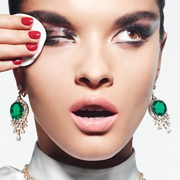 How To Remove Your Makeup The Right Way How To Remove Your Makeup The Right Way Favful